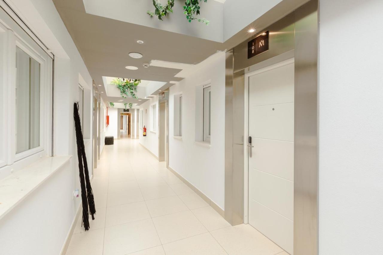 Apartamentos Martalia Arenal 龙达 外观 照片