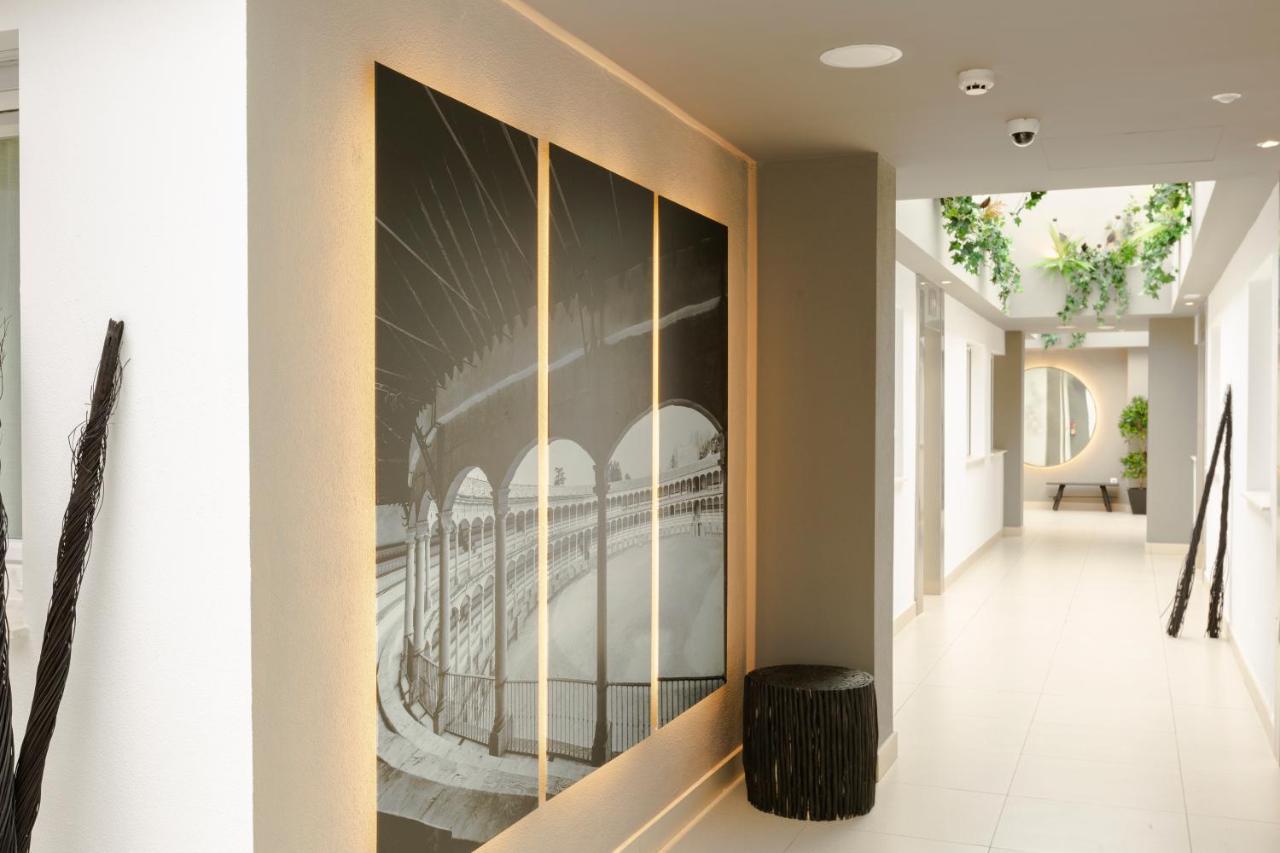 Apartamentos Martalia Arenal 龙达 外观 照片