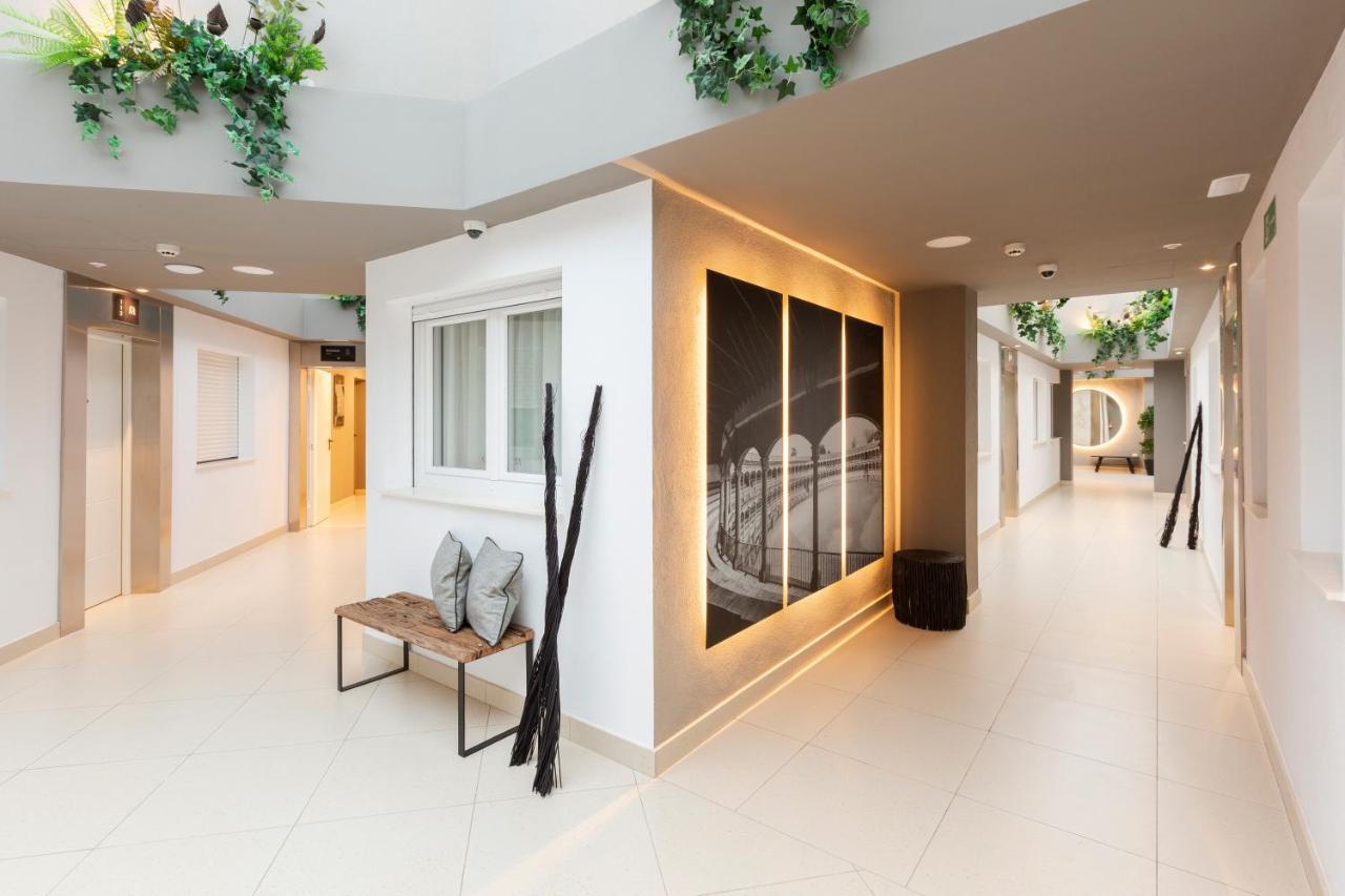 Apartamentos Martalia Arenal 龙达 外观 照片