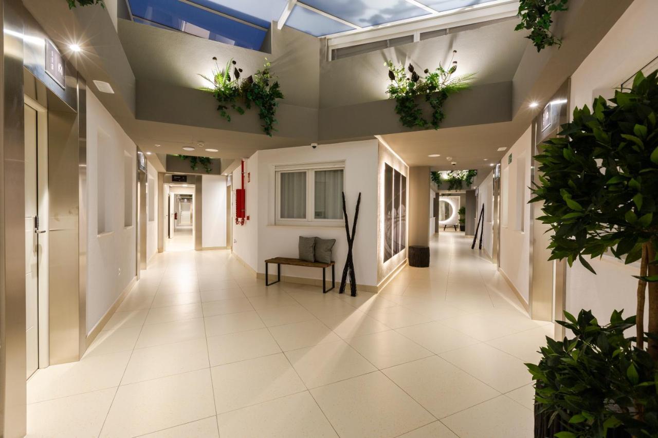 Apartamentos Martalia Arenal 龙达 外观 照片